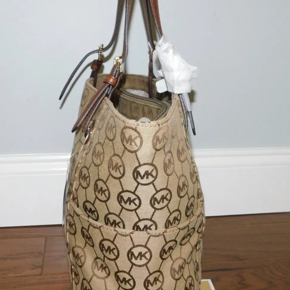 NWT Michael Kors Tote - Picture 2 of 7